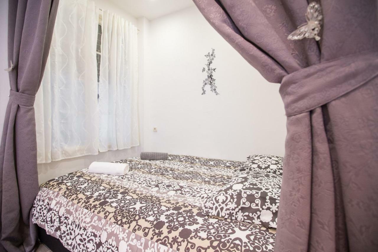 Pierre Apartment *